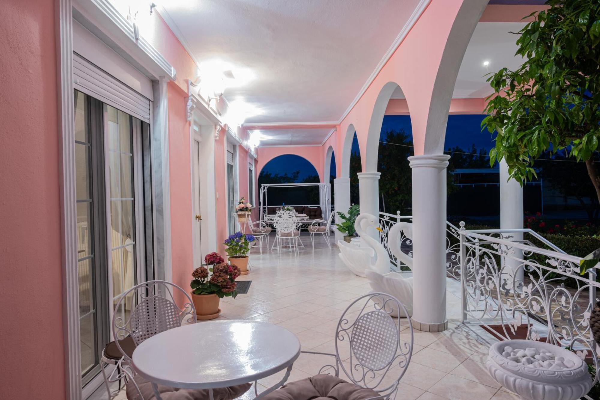 Regina By The Sea Villa *