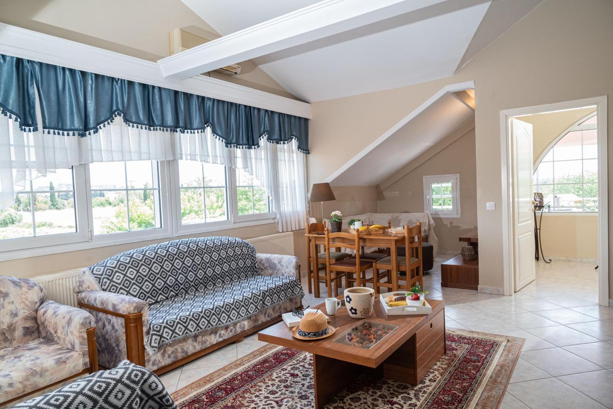 Villa Regina By The Sea